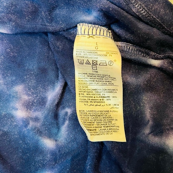 Women’s Old Navy Tank - Picture 3 of 3